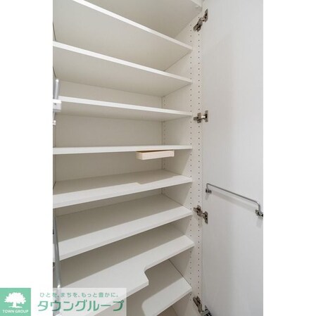 コンフォリア・リヴ新中野SOUTHの物件内観写真